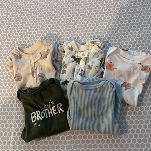 Baby Boy Bundle of 5 One Piece Outfits

Size 3M